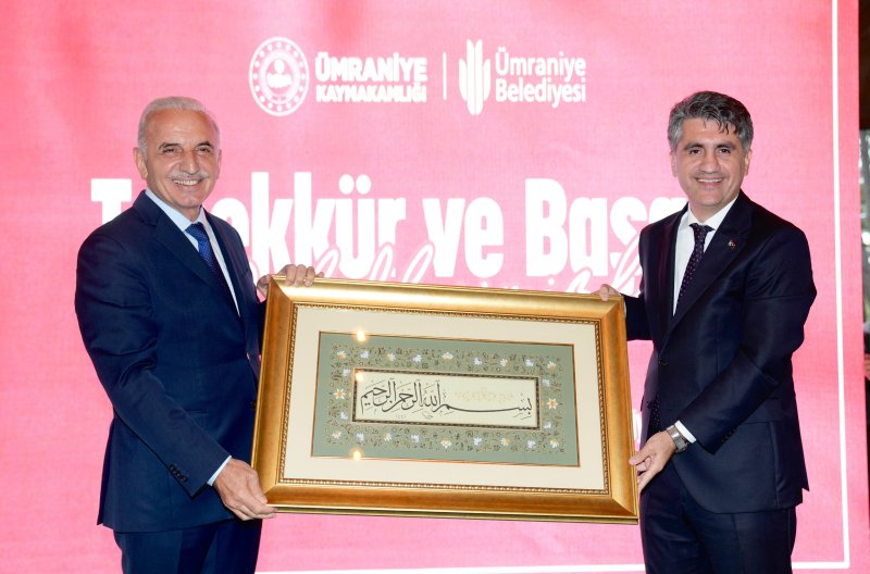 ÜMRANİYE KAYMAKAMI ABDULAZİZ AYDIN’A DUYGUSAL VEDA