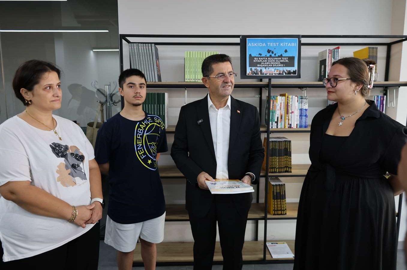 EĞİTİMDE DAYANIŞMANIN YENİ ADI: ASKIDA TEST KİTABI