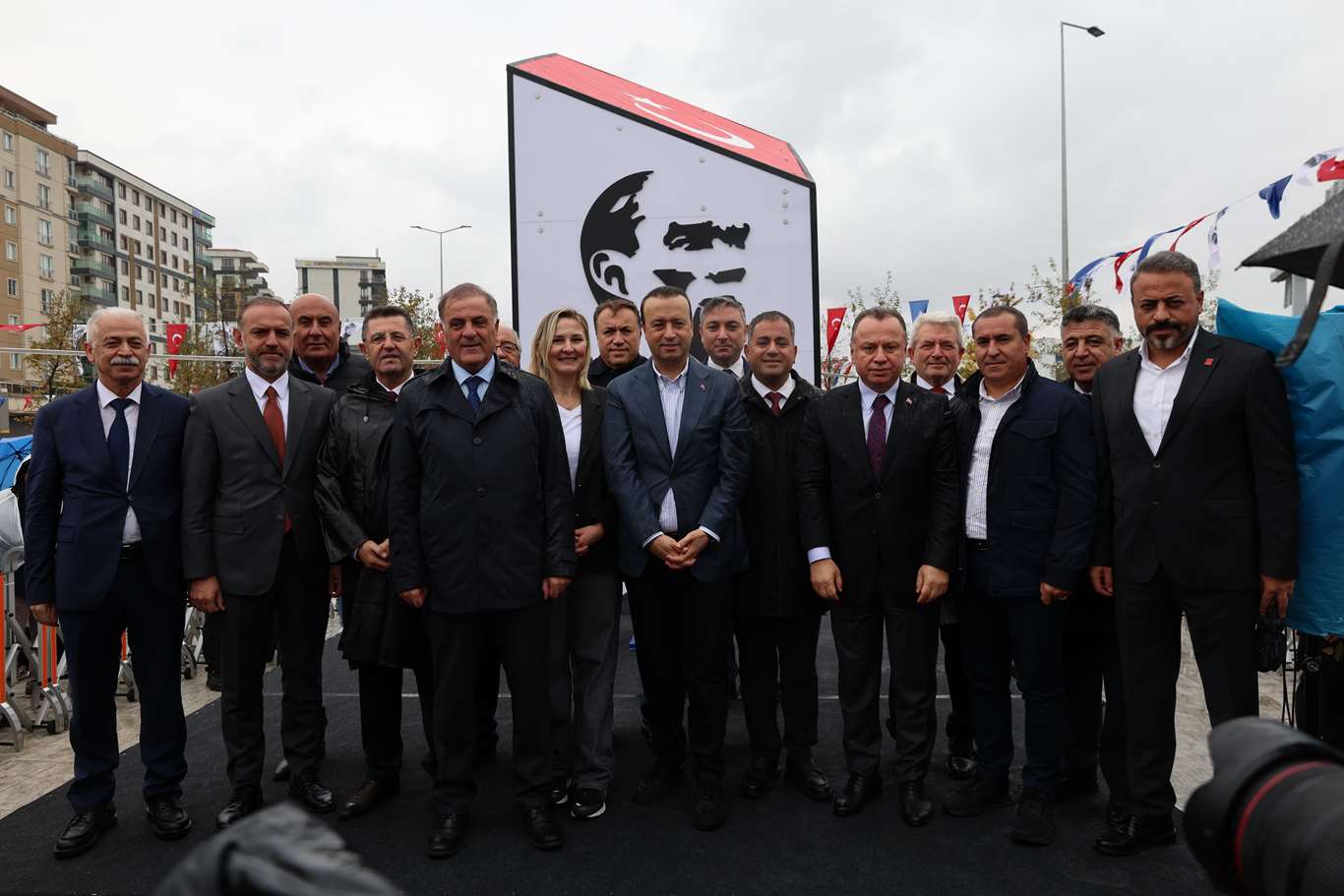 ÇEKMEKÖY TAŞDELEN KAVŞAĞI TÖRENLE HİZMETE AÇILDI