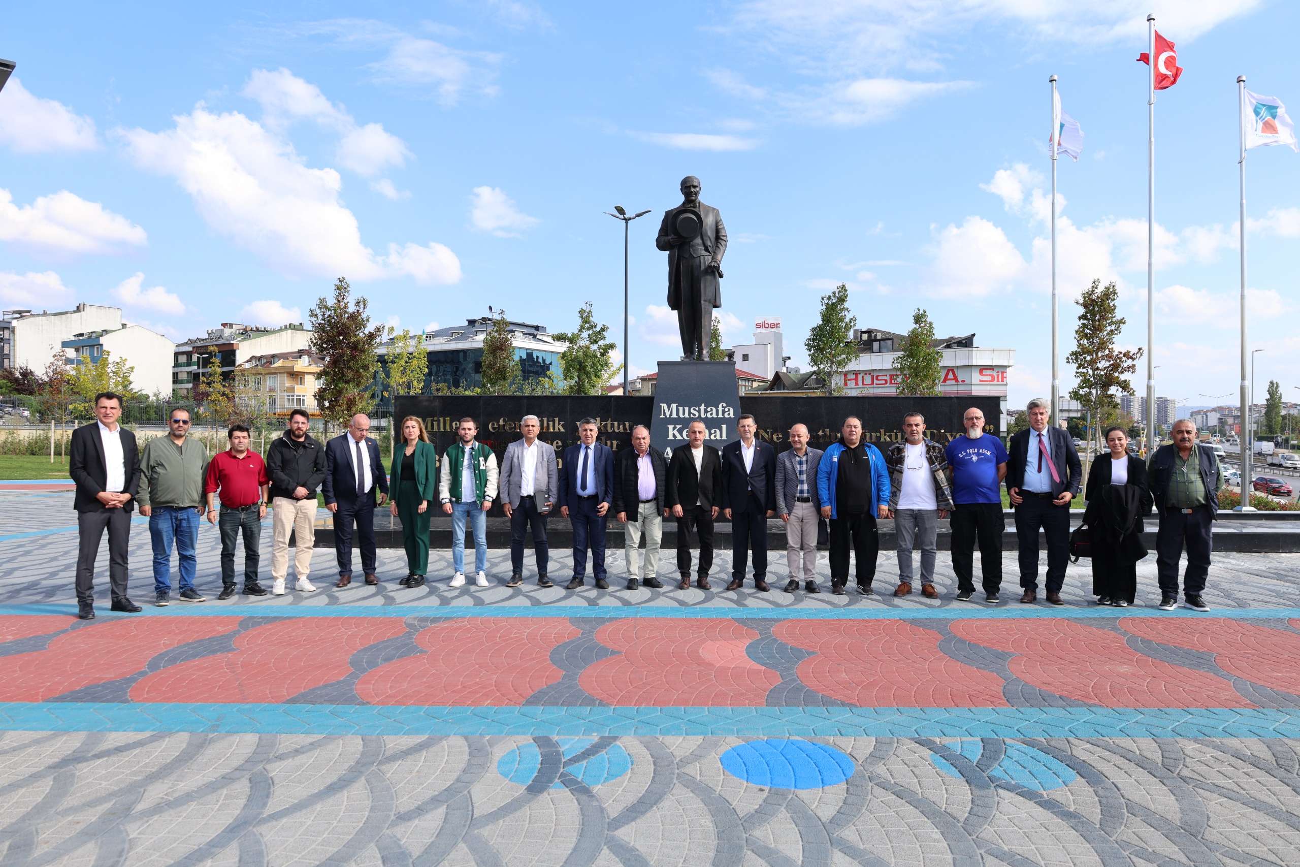 ÇEKMEKÖY’DE HİZMETLER BASINLA PAYLAŞILDI