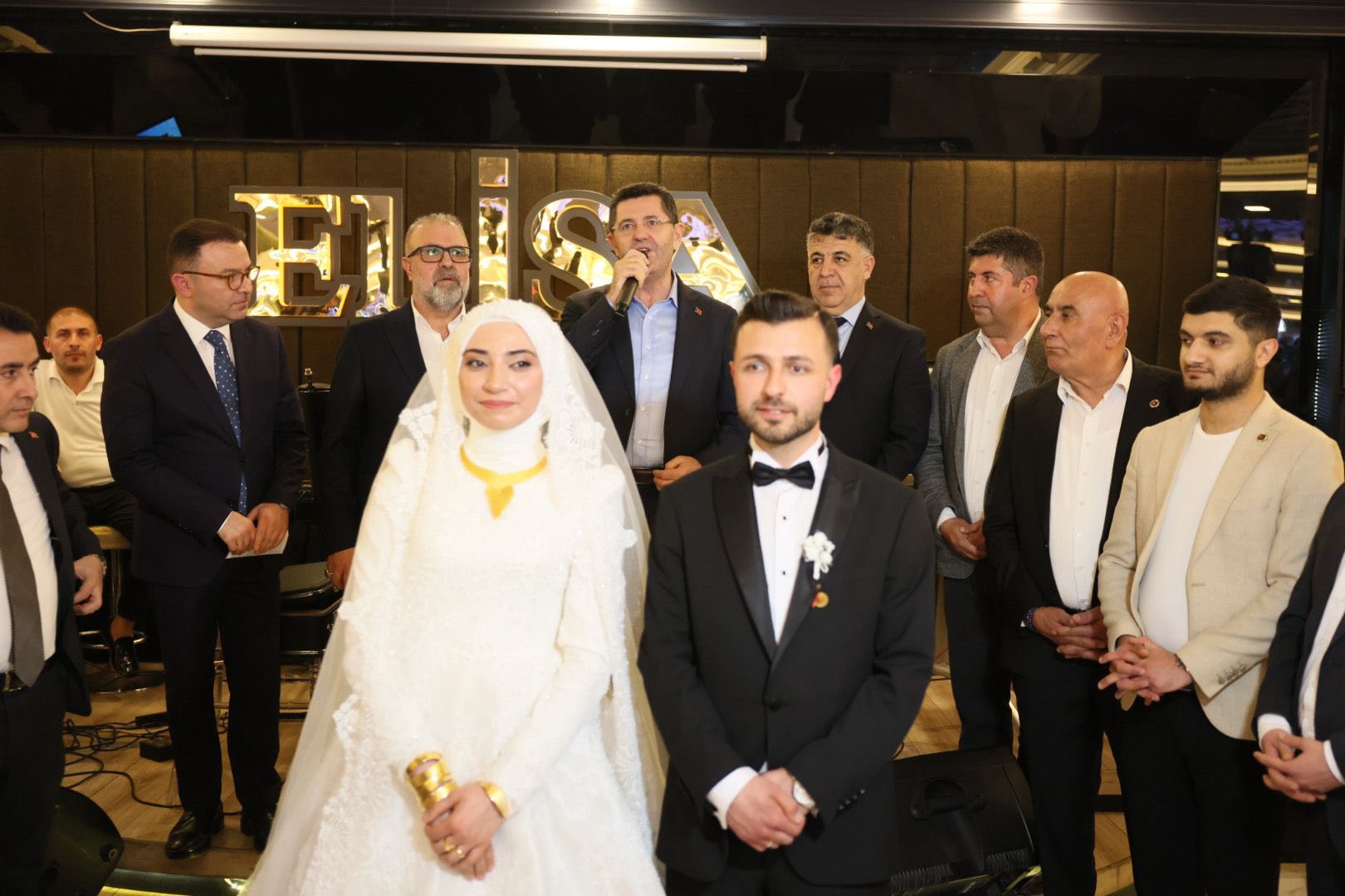 Taştan Ailesi’nin Mutlu Günü: Bedirhan ile Yeşim Hayatlarını Birleştirdi